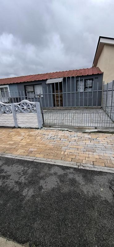 6 Bedroom Property for Sale in Ravensmead Western Cape
